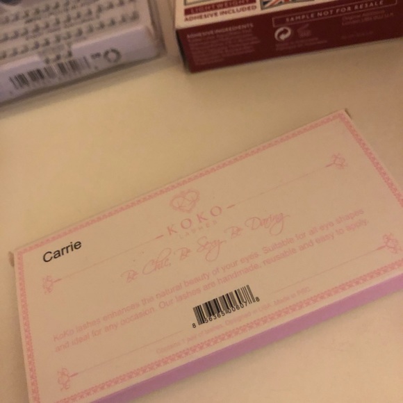 False eyelashes! - Picture 6 of 6